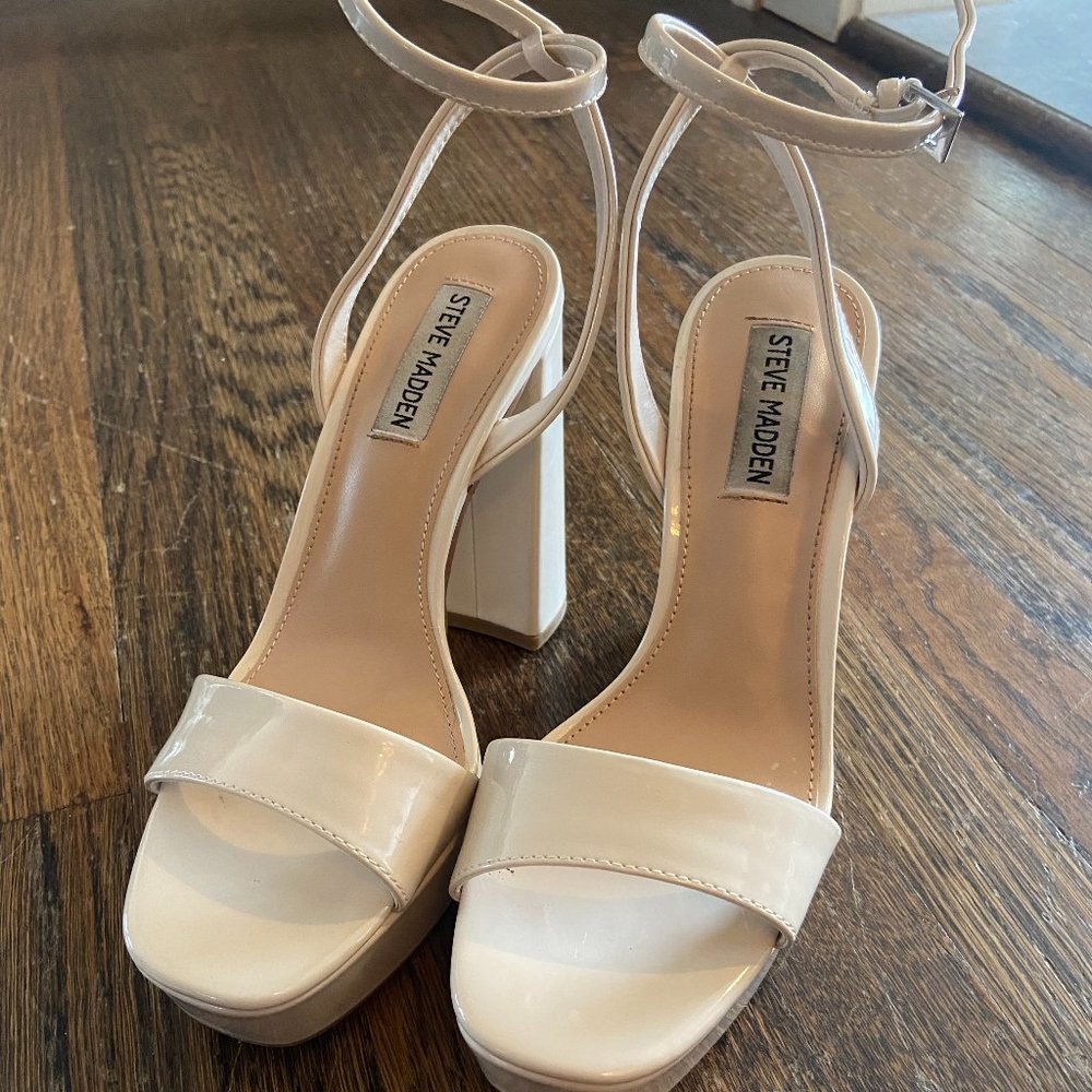 Nude platform Steve Madden heels